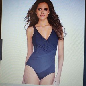Miraclesuit Sz 22W NWT